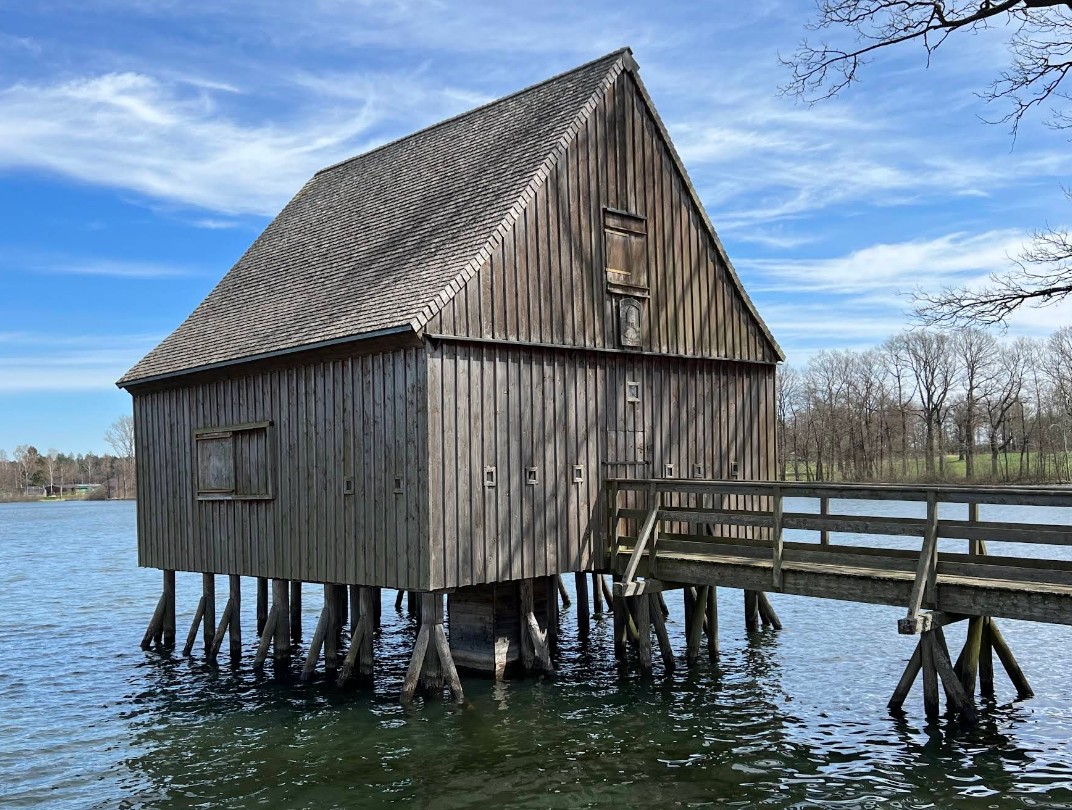 Pfahlhaus Plothen am Teich